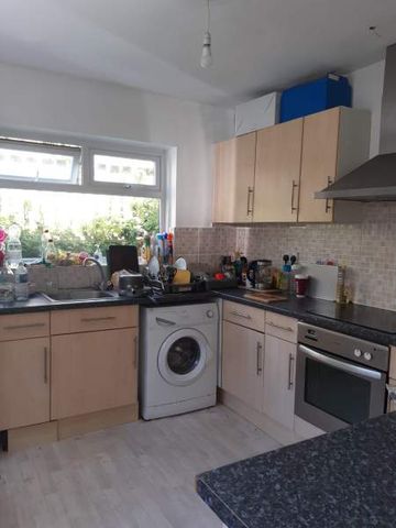 Double Room – 86 Rhondda Street, Mount Pleasant, Swansea. - Photo 5