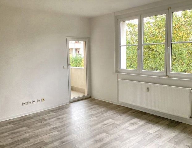 Frisch renoviert: WG-geeignete 3-Zimmer-Wohnung mit Balkon! - Photo 1