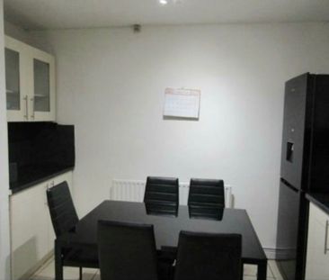 Room in a Shared House, Swinford Garden, SW9 - Photo 1