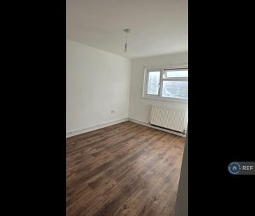 4 bedroom end of terrace house to rent - Photo 1