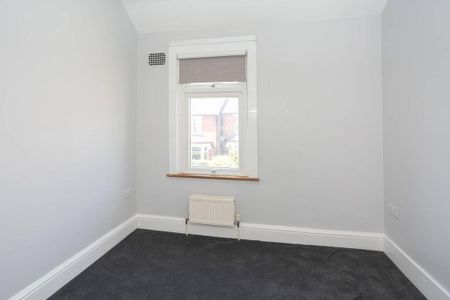 4 bedroom terraced house to rent - Photo 2