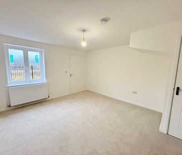 3 bedroom semi-detached house to rent - Photo 2