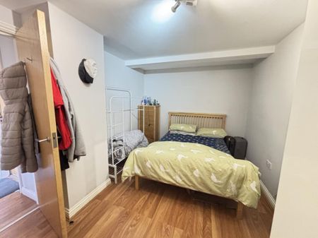 79 Flat 2 Brudenell Grove, Leeds, LS6 1HR - Photo 5