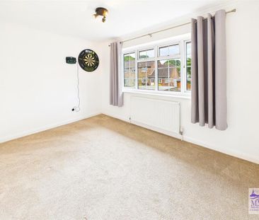 3 bedroom end of terrace house to rent - Photo 4