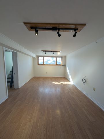 For Lease - 639 Blue Forest Hill, Burlington, Ontario - Photo 3