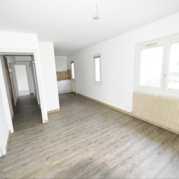 Location Appartement 4 pièces 79m² MACON 71000 - Photo 1
