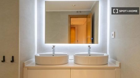 2 room luxury Apartment for rent in Madrid, Spain - Photo 5