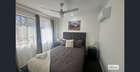 4x Modern Fully Furnished Units - Utilities Included - Photo 4