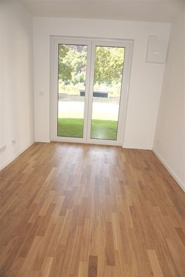 Toplage an der Mosel: Stilvolle 3-Zimmer-Wohnung mit EBK und großzügiger Terrasse - Photo 1