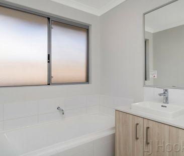 Modern Brand New Spacious Family Home - Photo 6