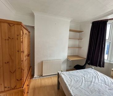 Room in a Shared House, St. Pauls Street, BN2 - Photo 5