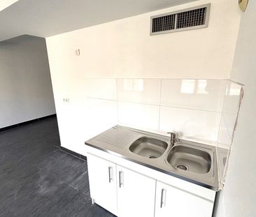 Location Appartement 2 pièces 57m² MARSEILLE 14ème - Photo 3