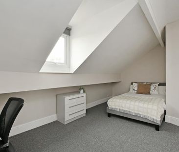 4 bedroom terraced house to rent - Photo 2