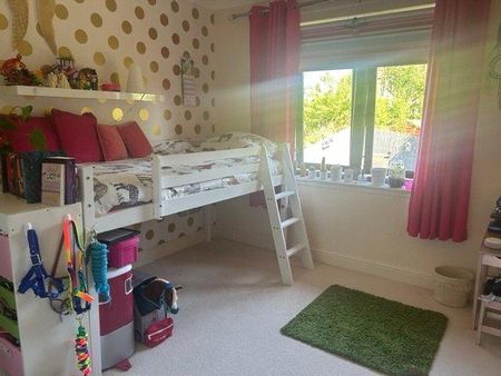 5 bedroom detached house to rent - Photo 2
