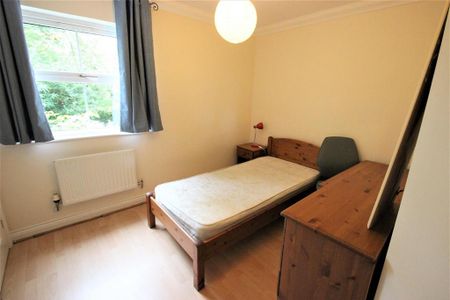 3 bedroom flat to rent - Photo 4