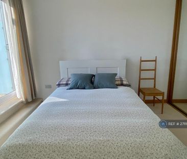 1 bedroom penthouse to rent - Photo 5