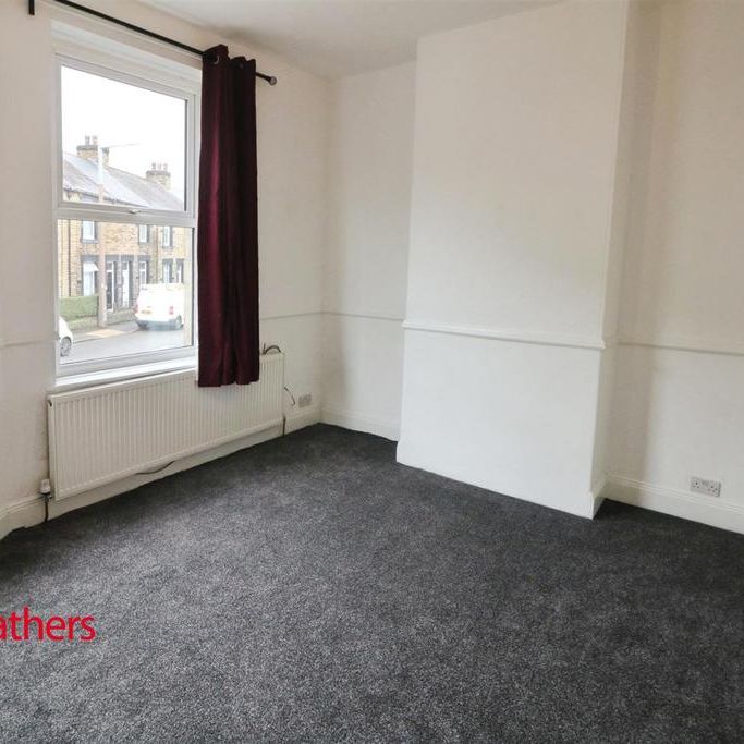 3 bedroom end of terrace house to rent - Photo 1