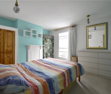 A beautifully presented 2 bedroom terraced house situated in the he... - Photo 5