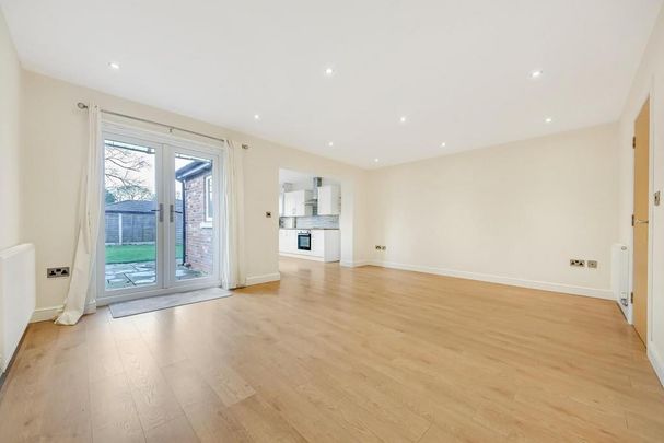 4 bedroom semi-detached house to rent - Photo 1