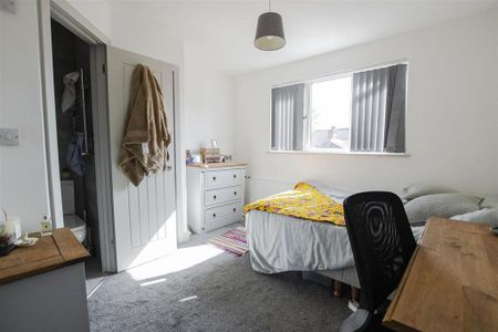 5 bedroom house to rent - Photo 2