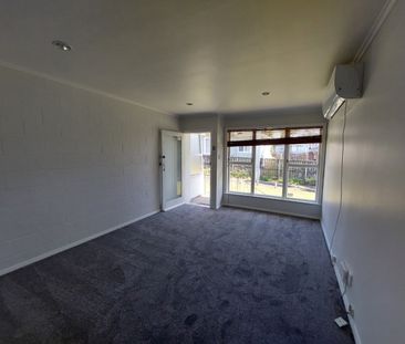 Sunny brick & tile - Photo 1