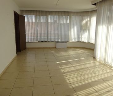 Appartement te huur met twee slaapkamers - Foto 4