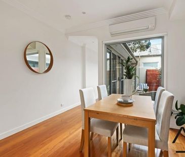 Modern Alexandria terrace maximising light and space - Photo 3