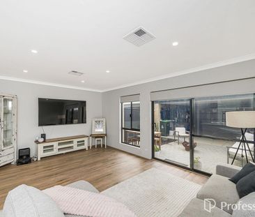 Stylish Near-New 4x2 in Prime Currambine Location - Photo 3
