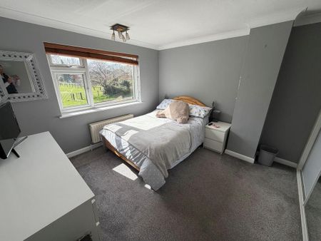 4 bedroom detached house to rent - Photo 5