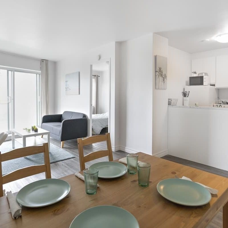 2 Bedroom Available At 135 East Sherbrooke Street, Montreal - 135 East Sherbrooke Street, Montréal - Photo 2