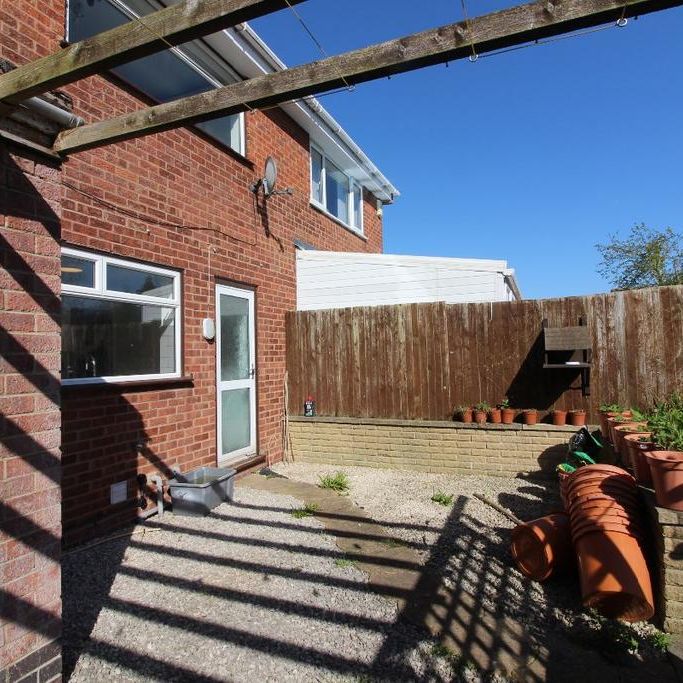 2 bedroom semi-detached house to rent - Photo 1