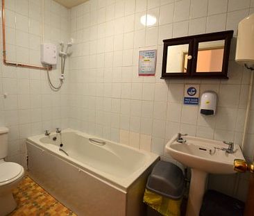 Double Room Available Now - Photo 4