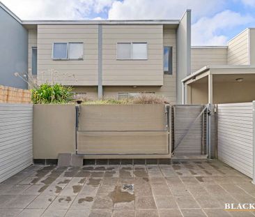 Tidy Townhouse! - Photo 5