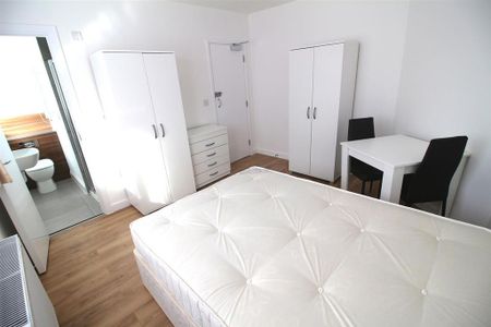 House share to rent - Photo 4