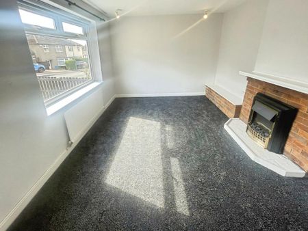3 bedroom semi-detached house to rent - Photo 2