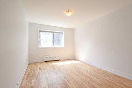 4570-4590 Queen Mary - Photo 5