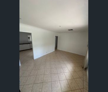 10 Brathwaite Road, Lockridge, WA 6054 - Photo 2