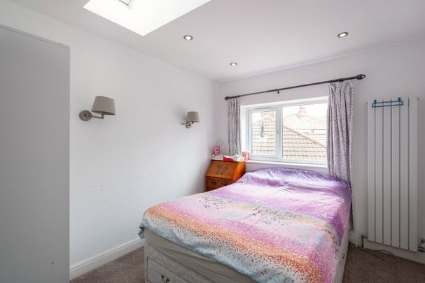4 bedroom semi-detached house to rent - Photo 1