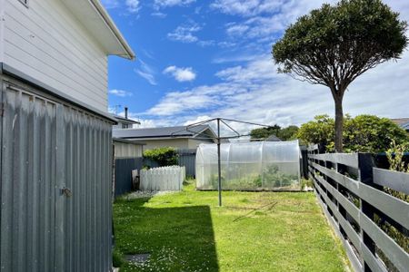 32 Kildare Drive, Waikiwi - Photo 3