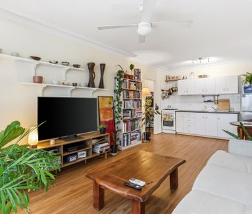 Quiet Sanctuary Perfectly Positioned In New Farm! - Photo 3