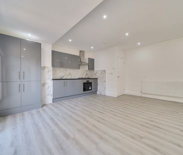 Caithness Road, Mitcham, Surrey, CR4 - Photo 2