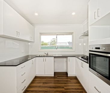 BEAUTIFULLY RENOVATED CALISTA HOME RENT - Photo 4