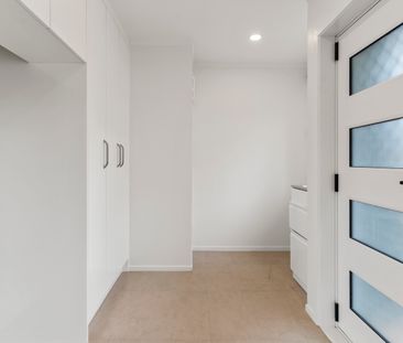 Spacious Fully Renovated Unit - Photo 2