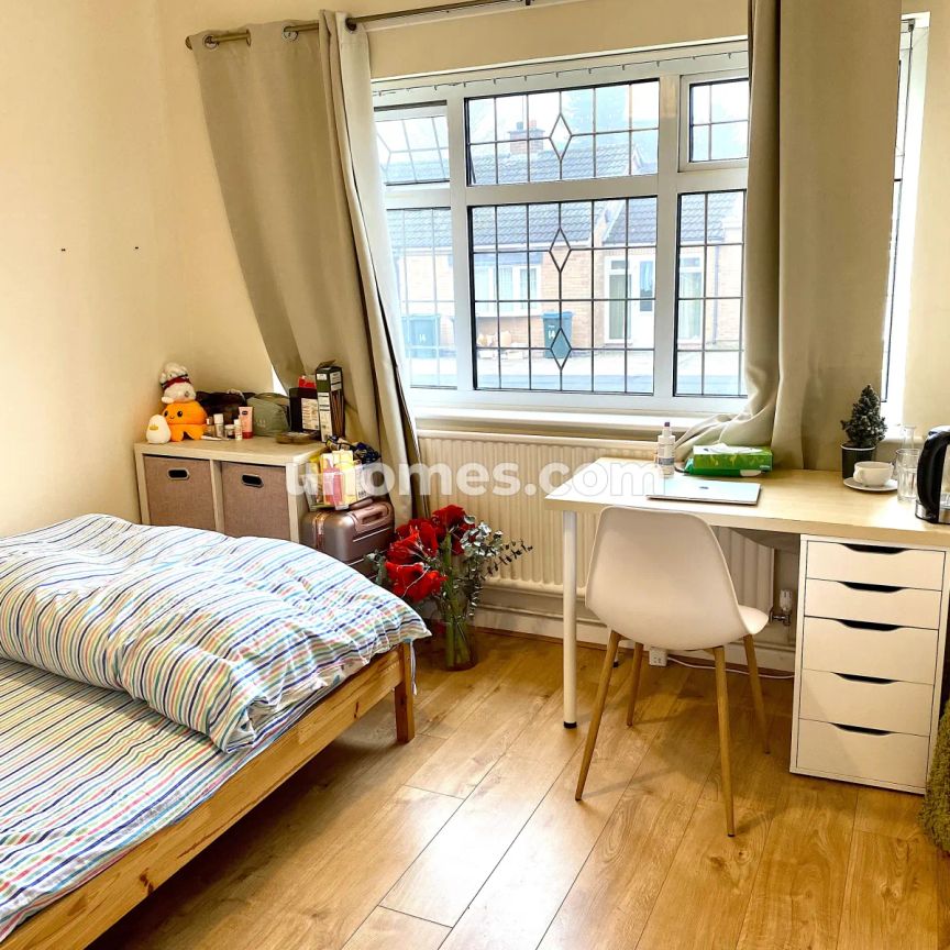 room2 - Photo 1