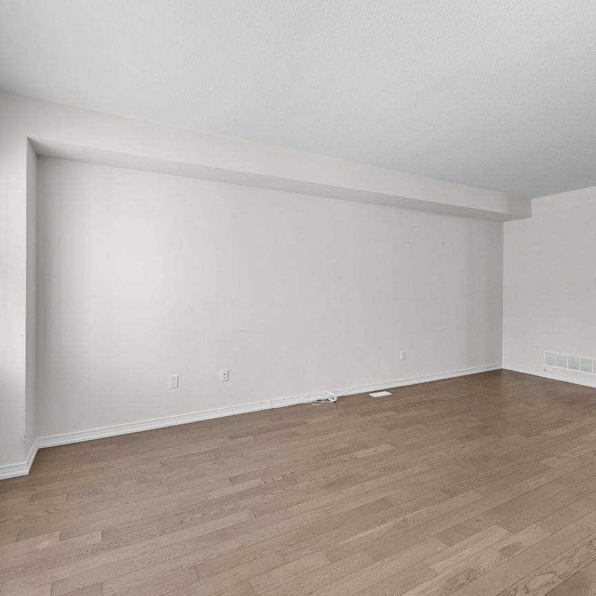 For Lease - 8273 Tulip Tree Drive Unit# 15, Niagara Falls, Ontario - Photo 1