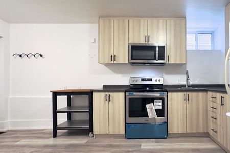 For Lease - 33 Lawlor Avenue Unit# Lower, Toronto, Ontario - Photo 4