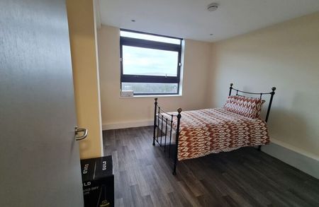 Flat 15 Oakfield House, Preston New Road, Blackburn. BB2 6AY - Photo 3