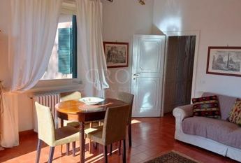 Ardeatina-Divino Amore: Quiet, charming rustic villa, big and well-curated garden, 3 beds, 1 study, 3 baths, living room, kitchen, with terraces , AC and parking space. Ref 2322