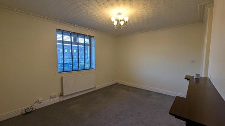 3 bedroom maisonette to rent - Photo 3