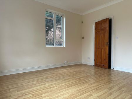 1 Bed Flat, Ravensbourne Park, SE6 - Photo 3